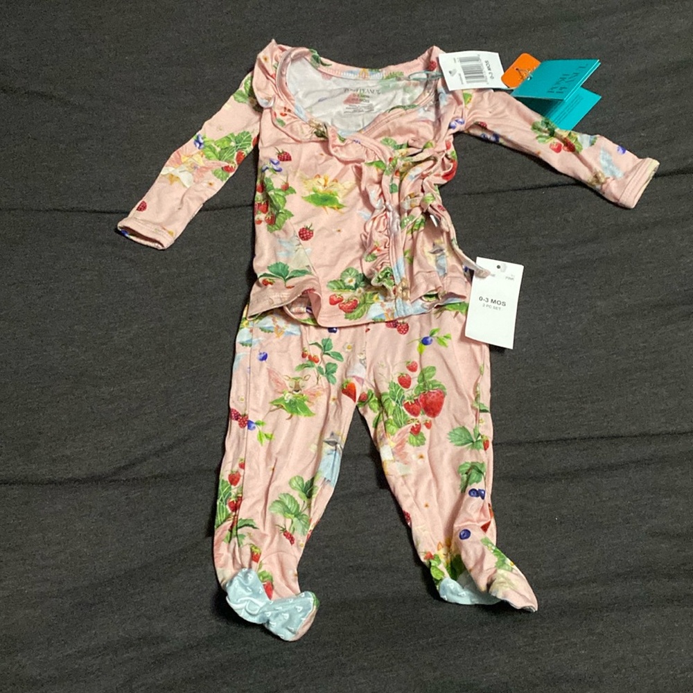 NWT Posh peanut 2 piece pajama set 0 to 3 months